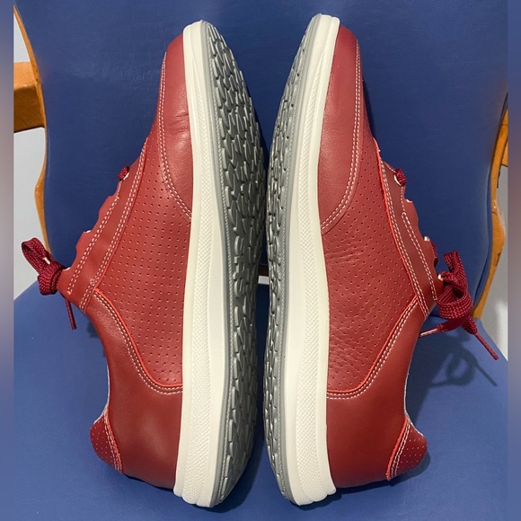 New SAS Sporty Lux leather walking/tennis shoe, Ruby Perf, Size 9N - Picture 6 of 16